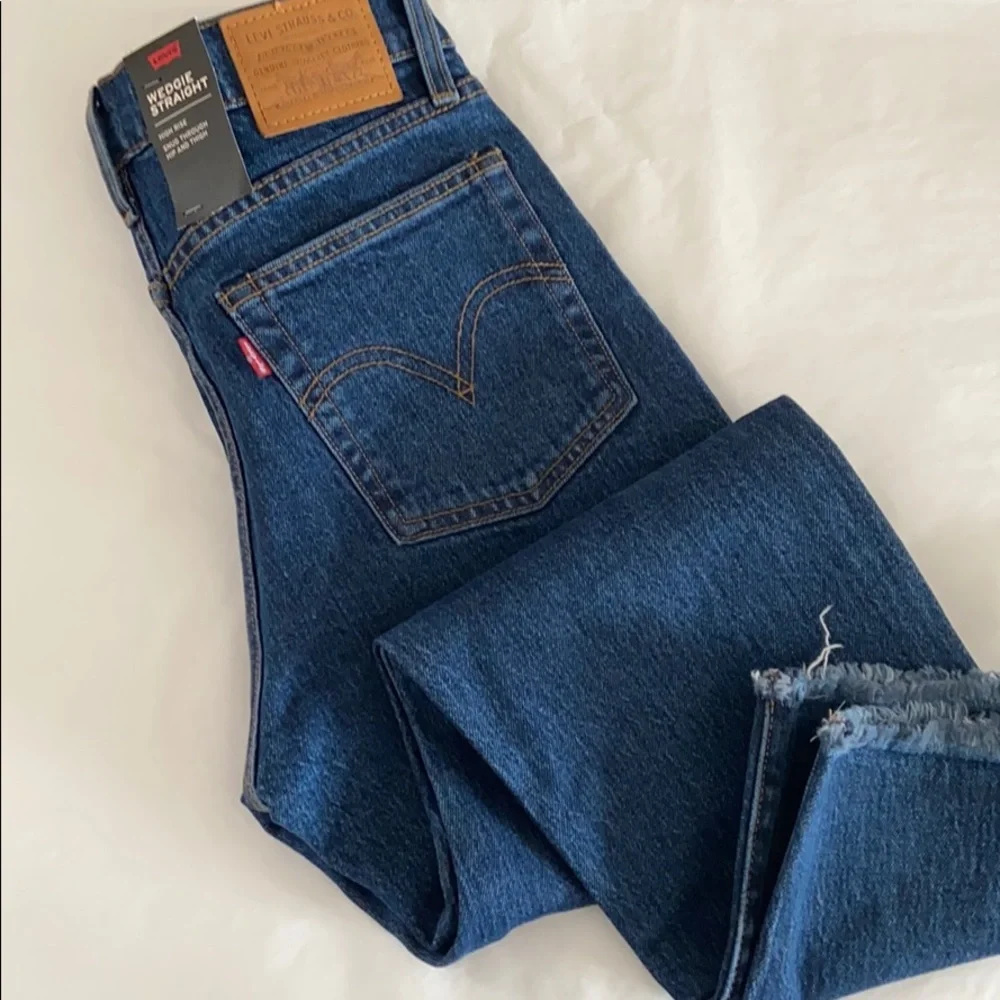 New Levi’s wedgie straight high rise jeans - Picture 9 of 9